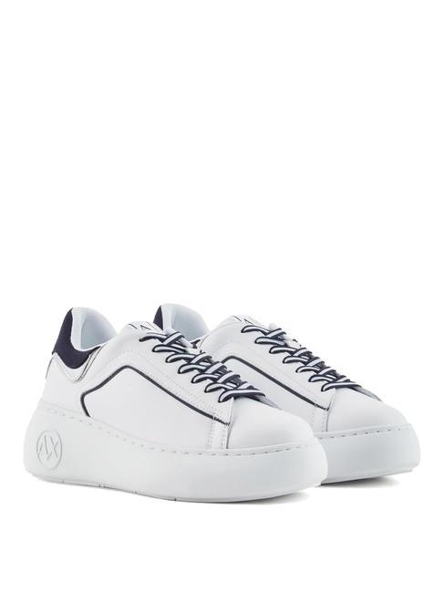 ARMANI EXCHANGE ACTION Baskets en cuir avec empiècement imprimé python blanc cassé + bleu - Chaussures Femme