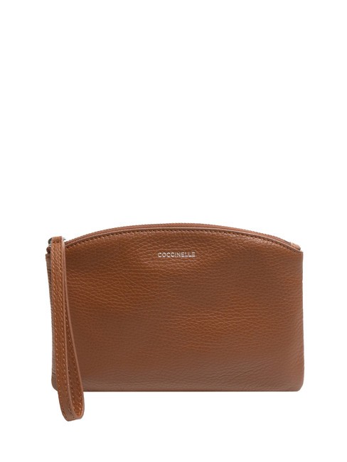 COCCINELLE ROUNDED ENVELOPE Pochette en cuir avec manchette BRULE - Sacs pour Femme