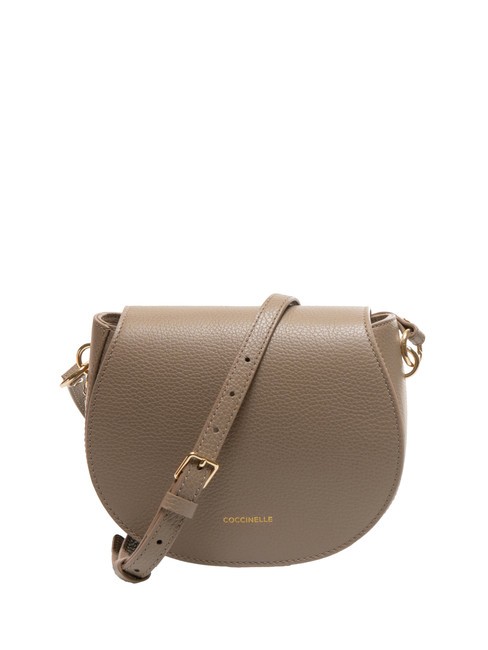 COCCINELLE ALPHA Sac bandoulière en cuir à rabat taupe chaud - Sacs pour Femme