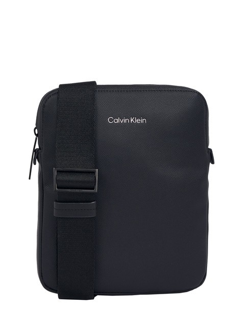 CALVIN KLEIN CK MUST Sac plat caviar noir - Sacs en Bandoulières pour Homme