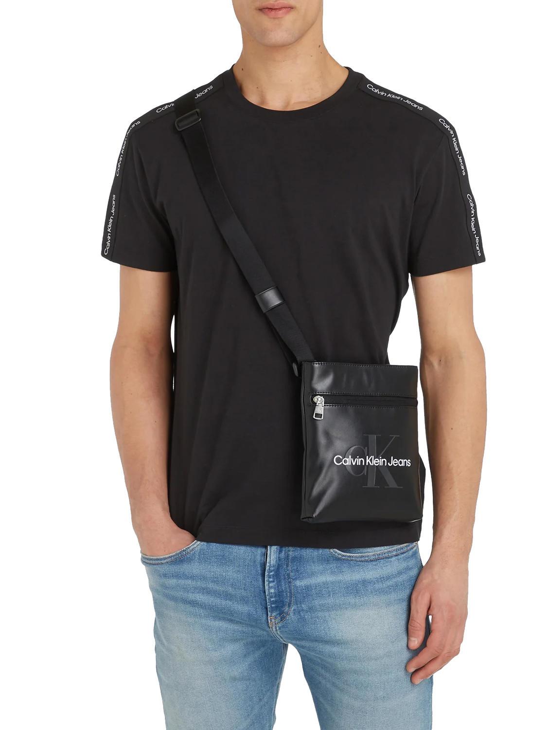 Sac en bandoulière discount plat calvin klein